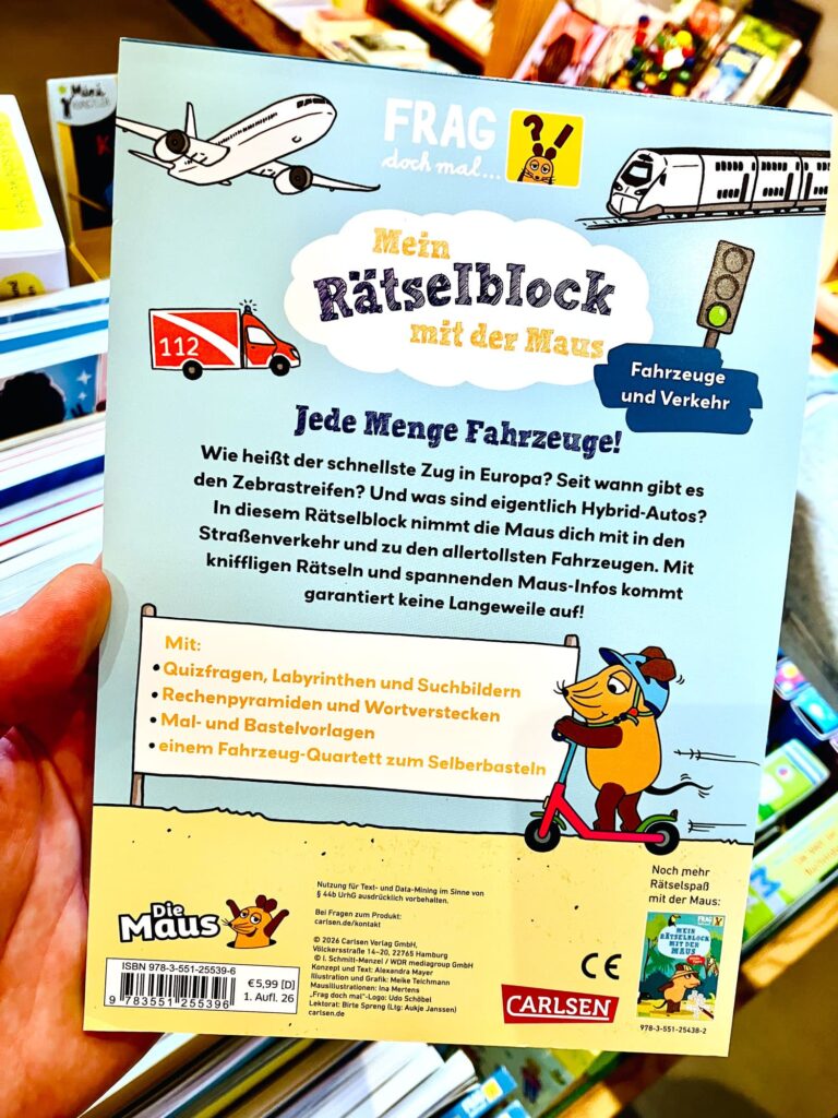 Font In Use_Hand Scribble Sketch Rock by TypoGraphicDesign with Die Maus Rätselblock - Verkehr 2026 © carlsen Verlag